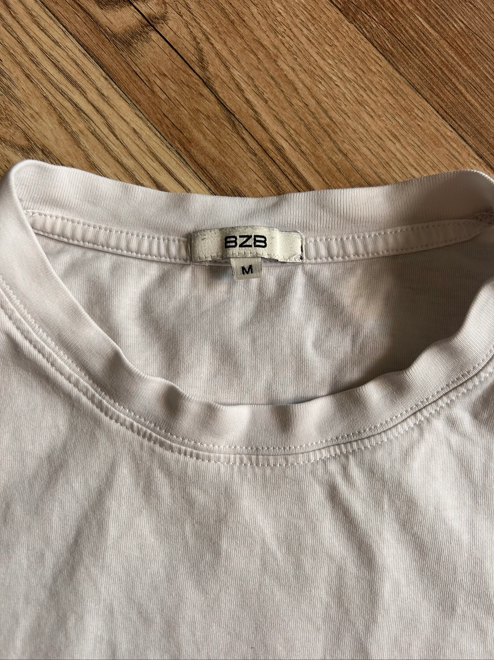 👕 White BZB T-shirt — Size M — 100% Cotton – photo 3